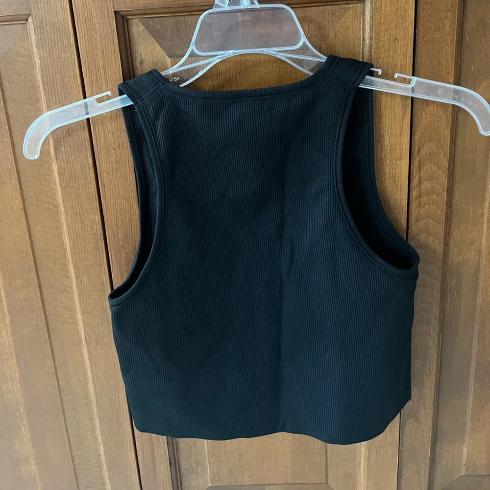 Black Ribbed V-Neck Tank Top - Picture 2 of 3